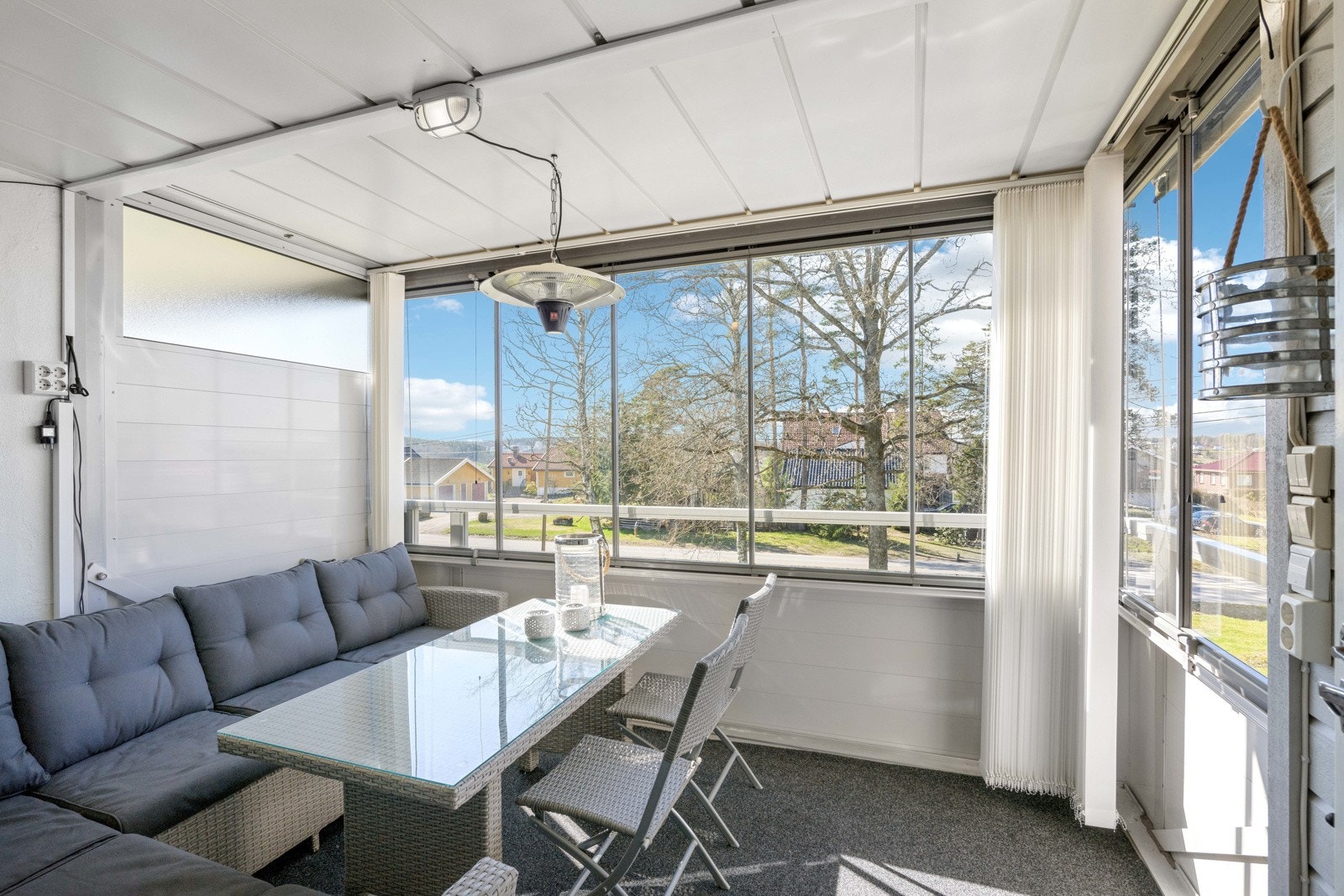 Innglasset balkong Galleribilde