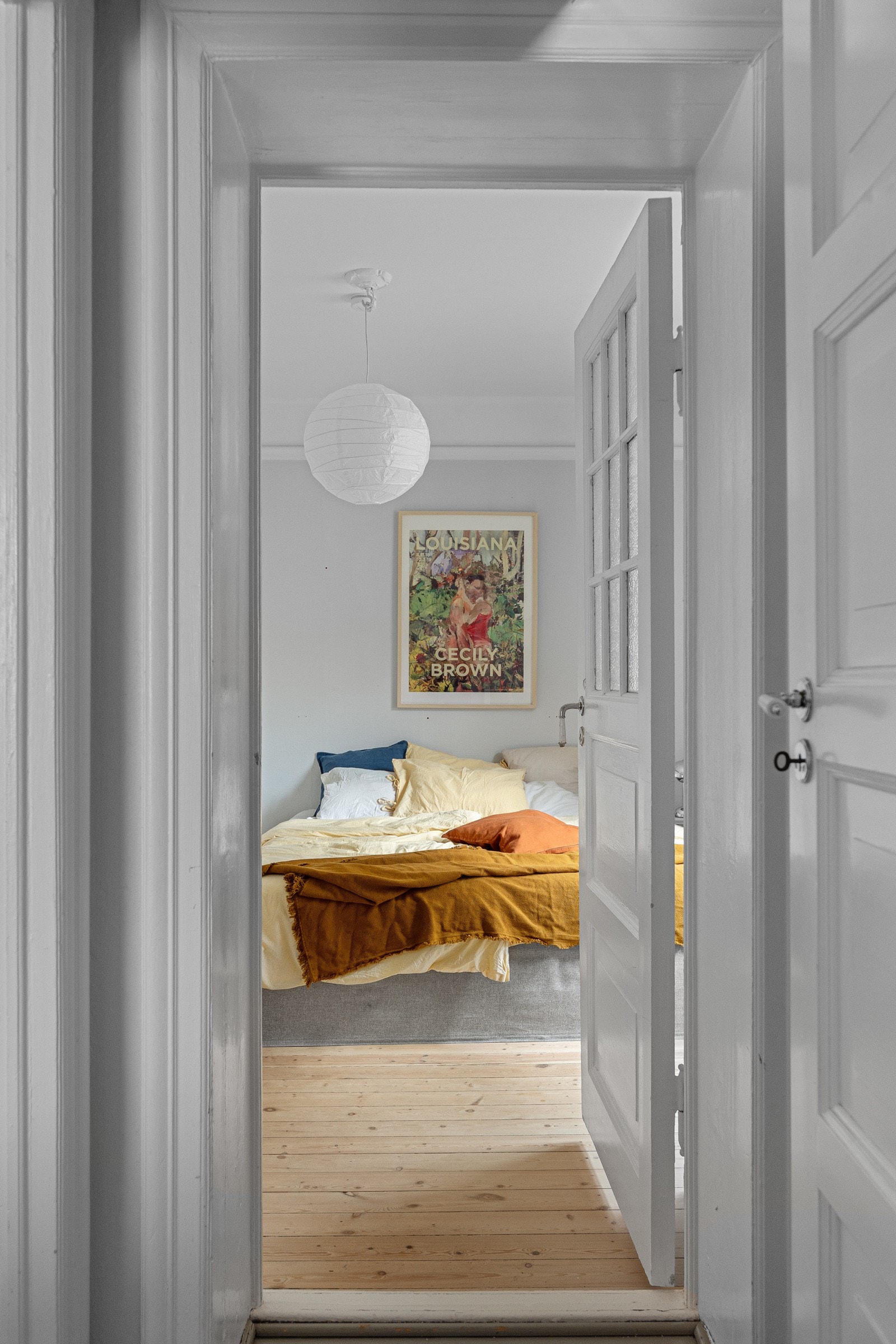 Videre er det dør inn til soverom Galleribilde