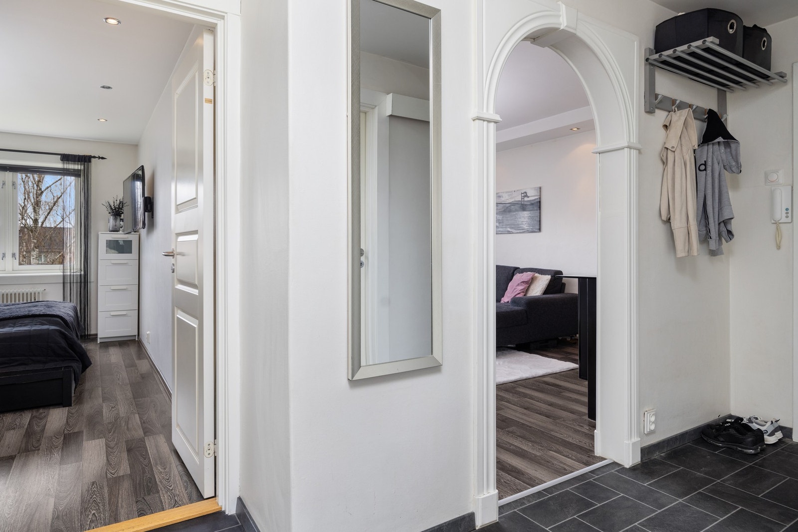 - Mellomgang - Galleribilde