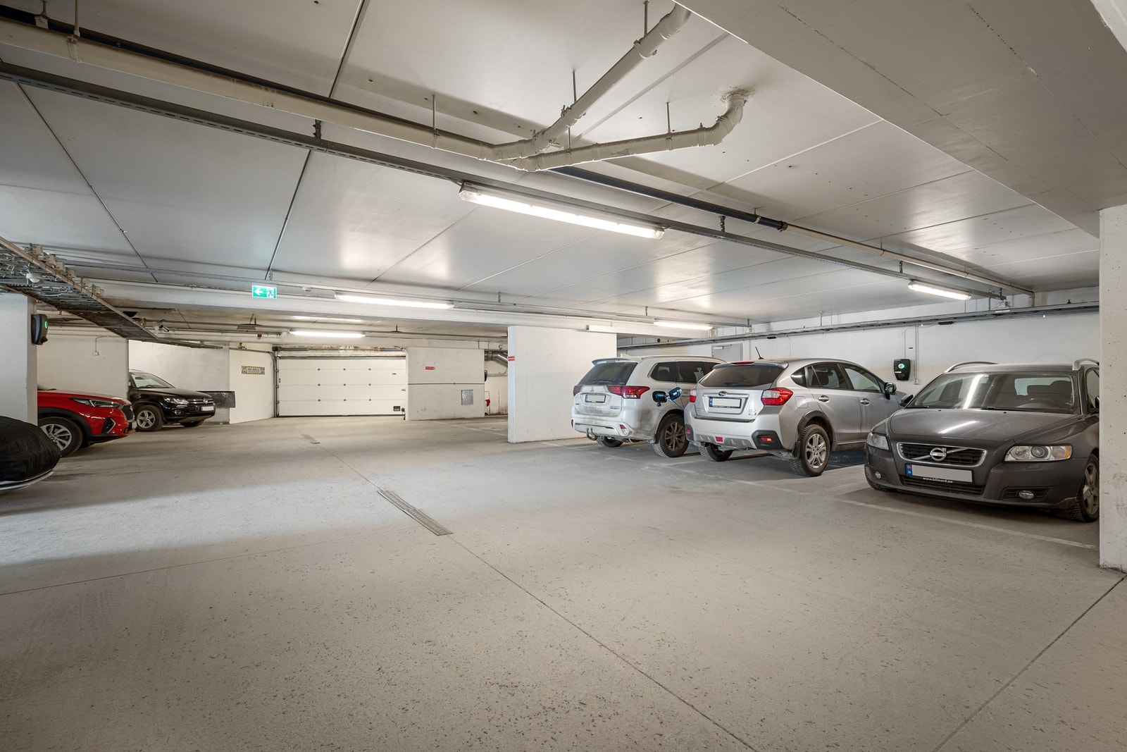 Egen garasjeplass med elbil-lader som medfølger Galleribilde