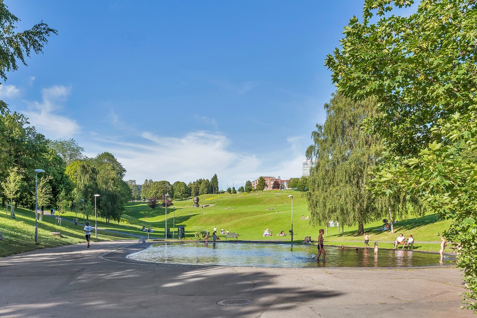 Torshovdalen på sommeren. Galleribilde