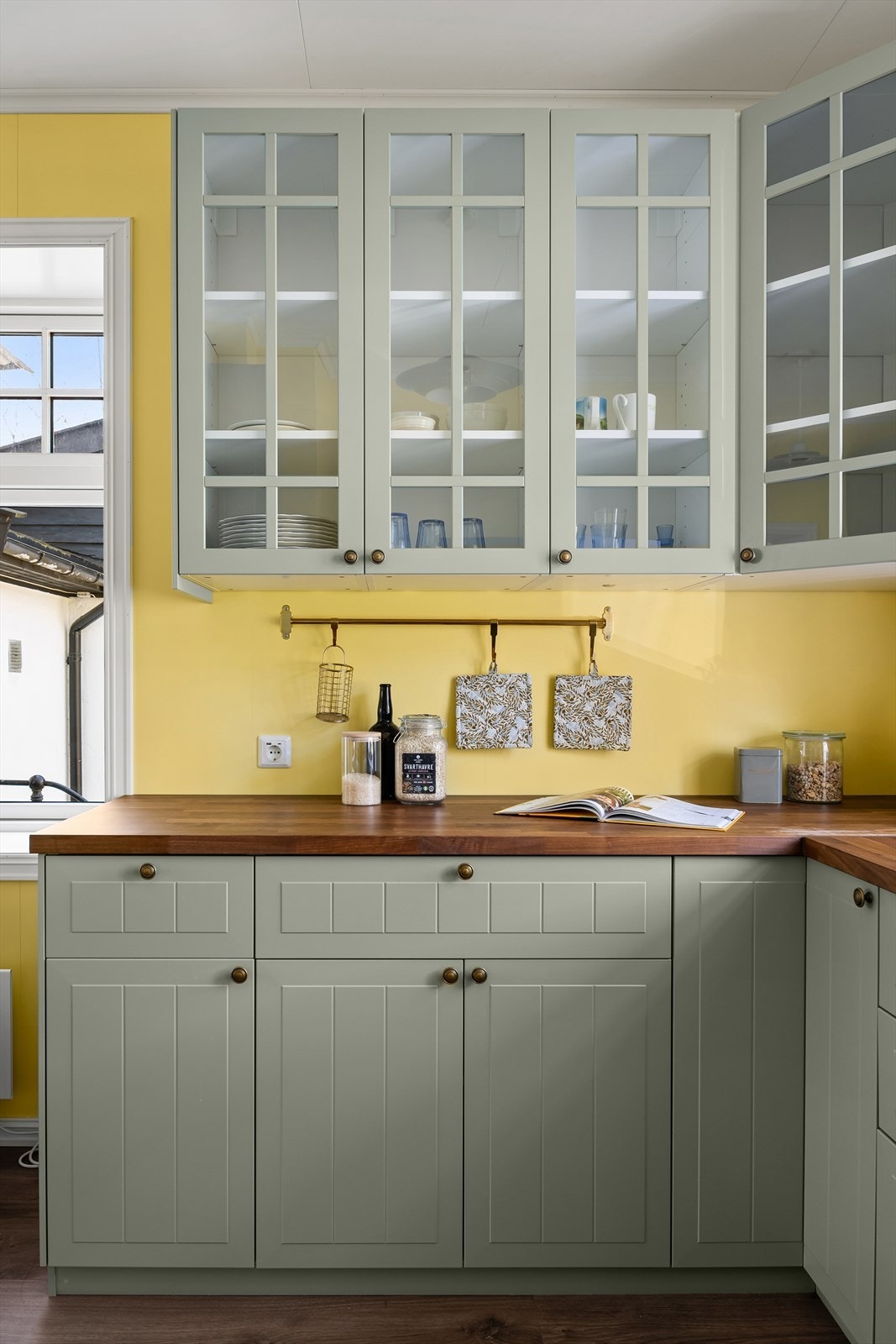 Flotte detaljer på kjøkken. Galleribilde