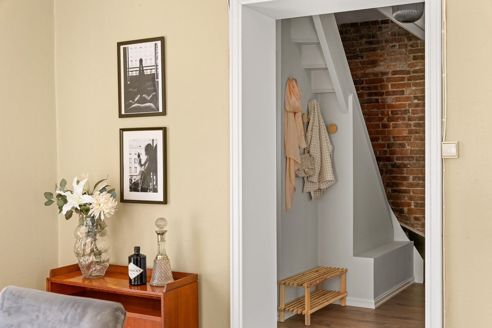 Fra entréen er det adkomst til stuen. Galleribilde