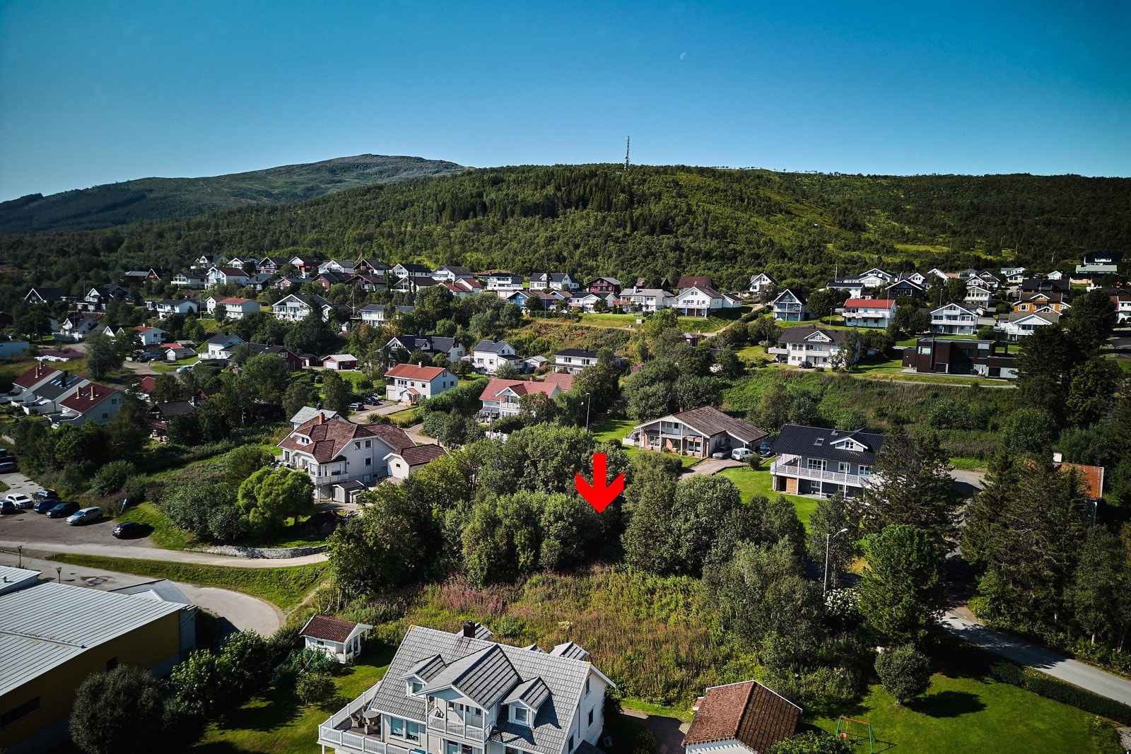 Beliggenhet med nærhet til alle skoler. Galleribilde