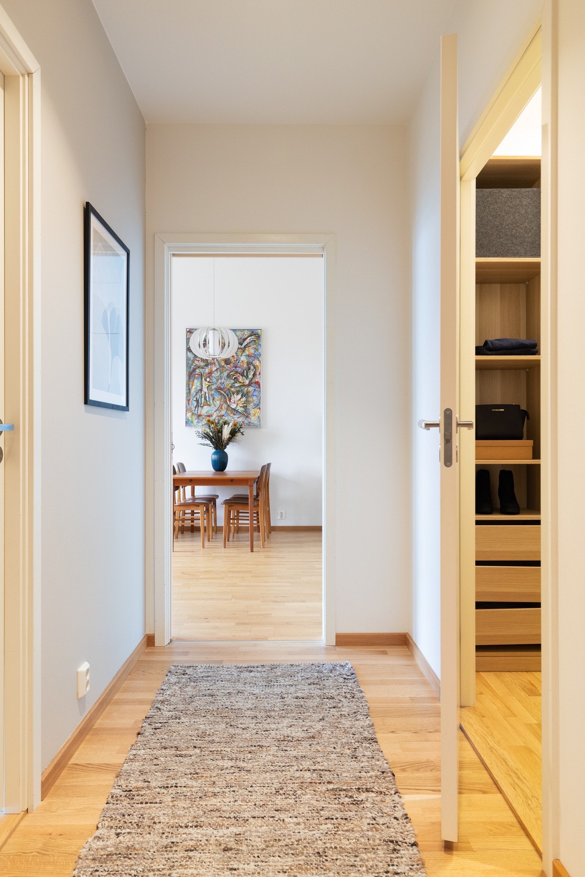 Entréen er knutepunktet til alle rommene. Galleribilde