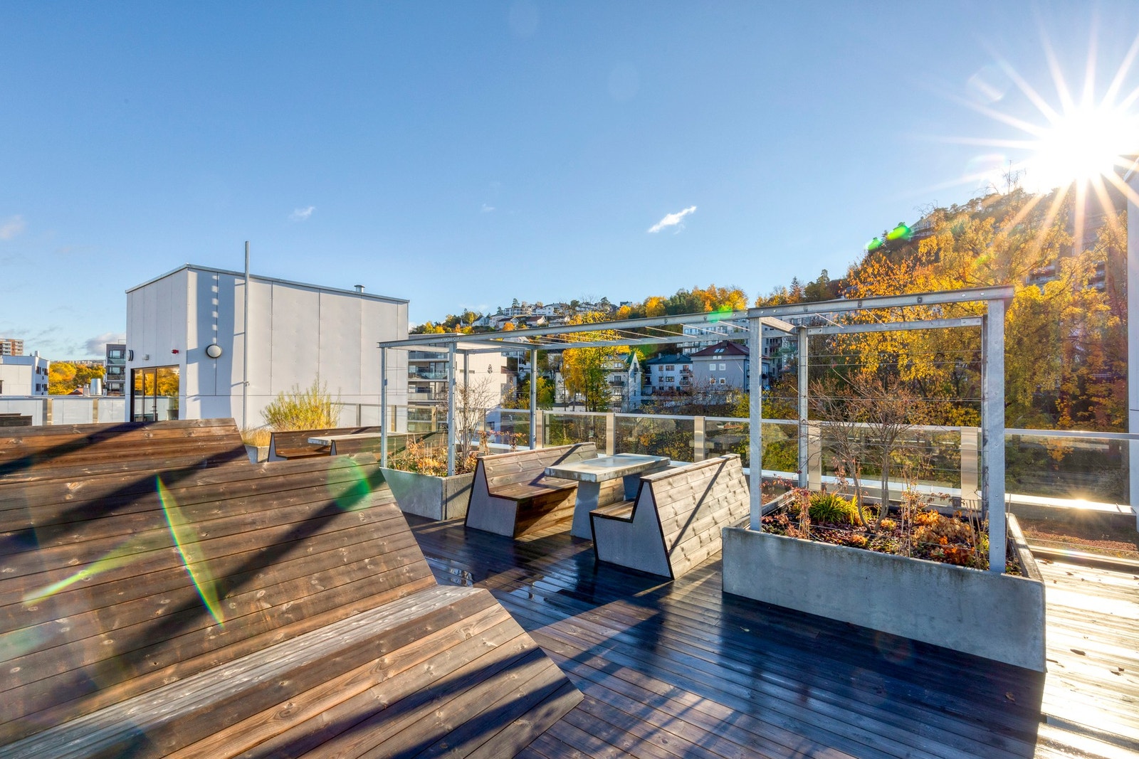 Det er adkomst til takterrassene med heis. Galleribilde