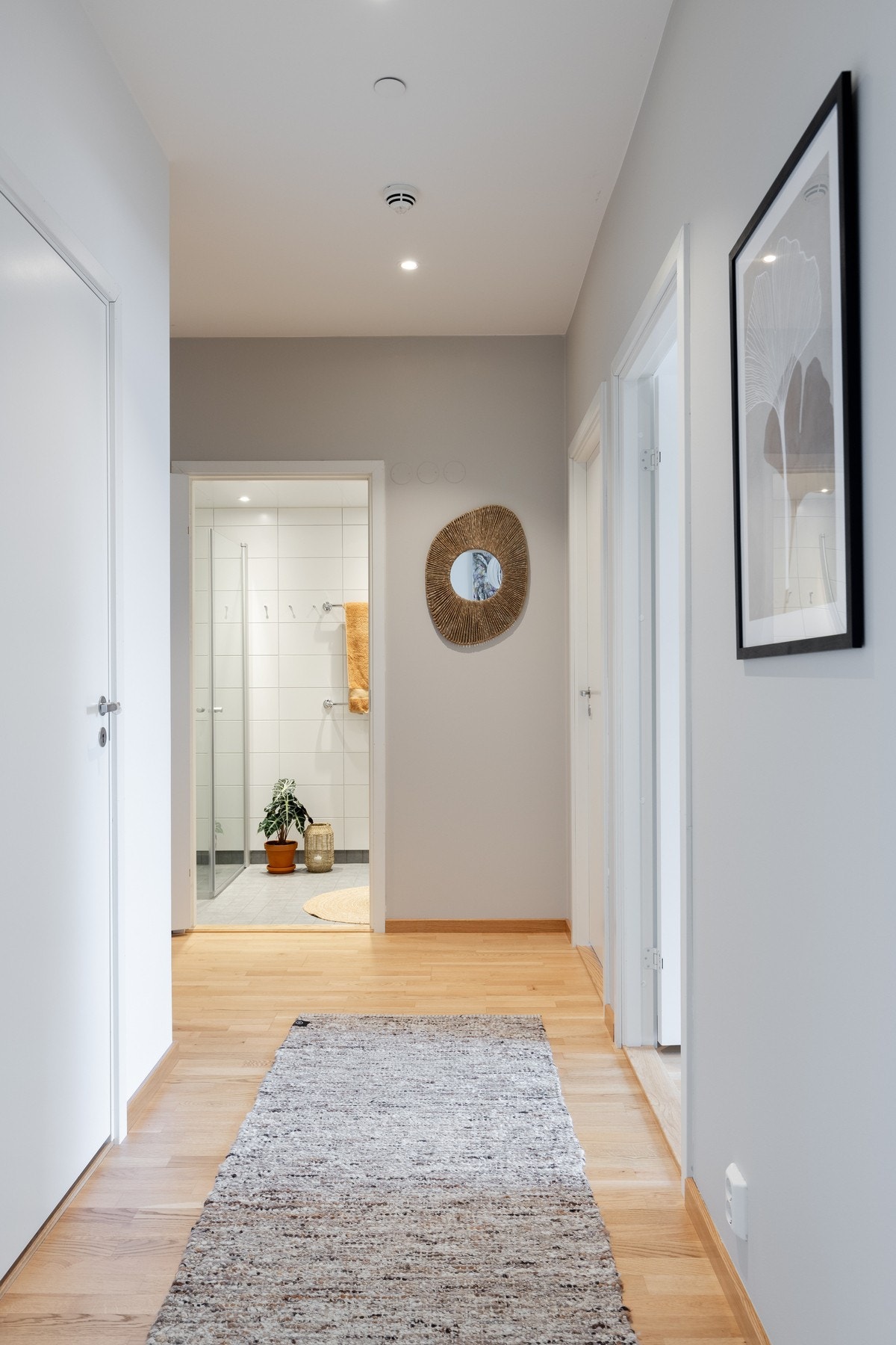 Entréen er lys og pen med et godt førsteinntrykk. Galleribilde