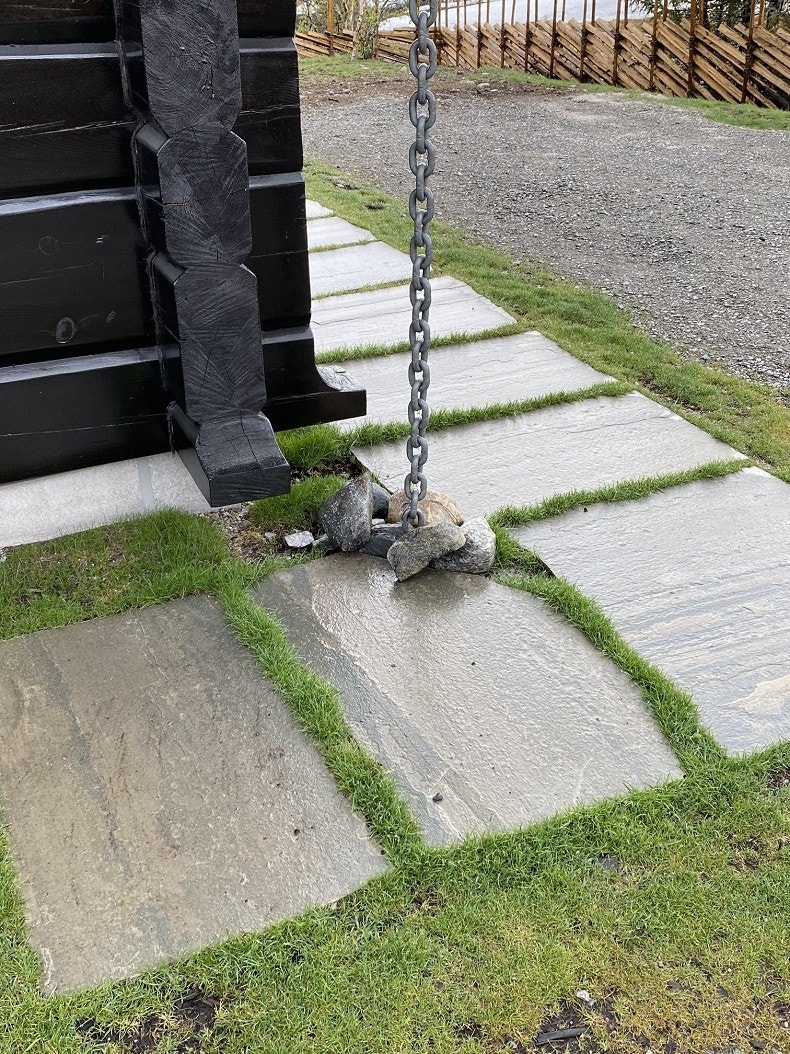 Skifer gir deg et eksklusivt uttrykk på uteplassen. Vi hjelper deg gjerne med dette! Galleribilde