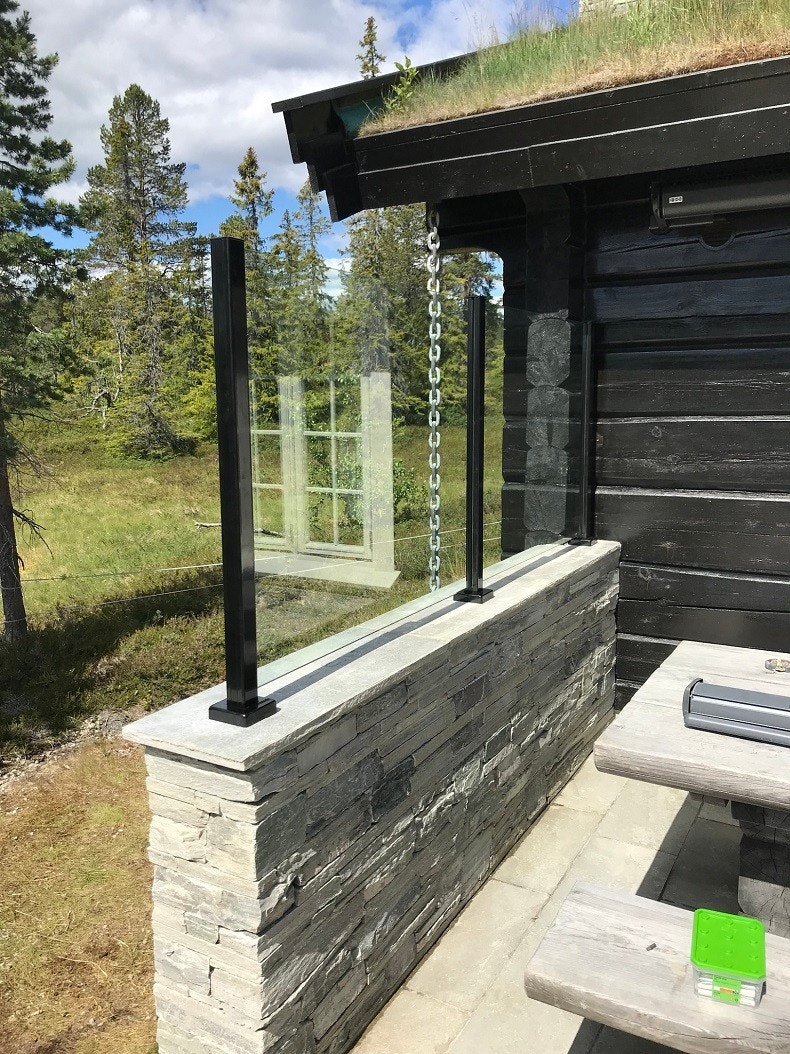 Skifer gir deg et eksklusivt uttrykk på uteplassen. Vi hjelper deg gjerne med dette! Galleribilde