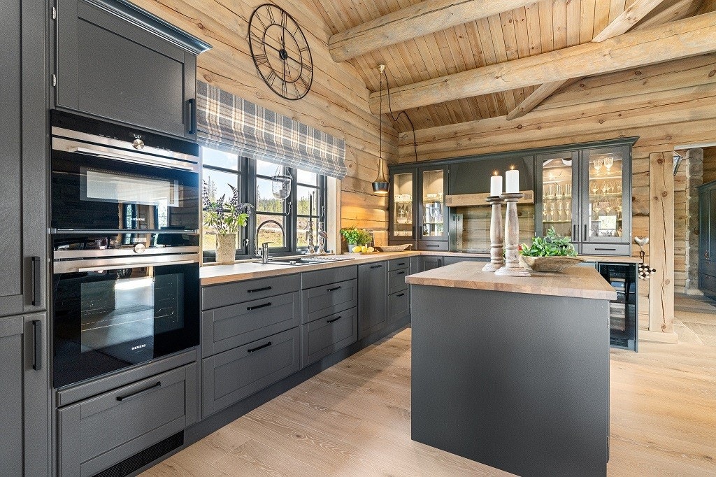 Eksempel på kjøkken fra annen hytte. Du velger selv farge, utforming og detaljer fra Kistefoss. Galleribilde