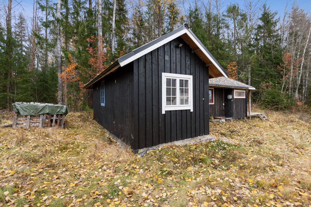 Opprinnelig anneks, satt sammen av brakker og ombygget. Galleribilde