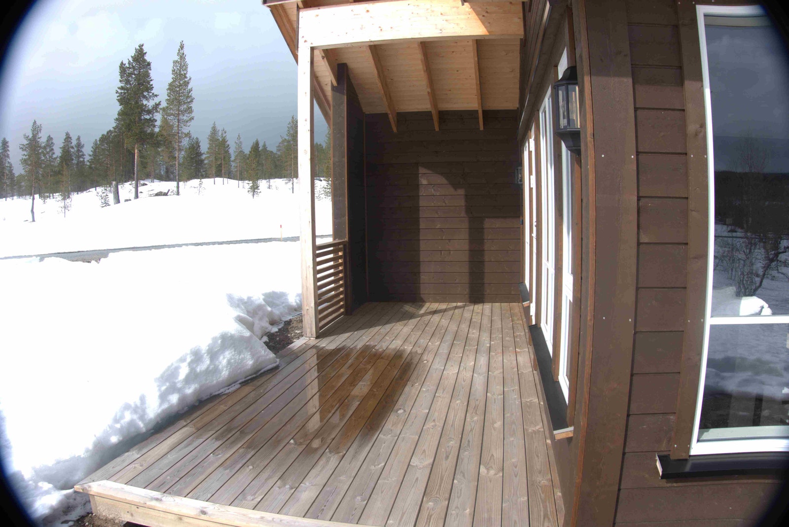 Terrasse med gapahuk Galleribilde