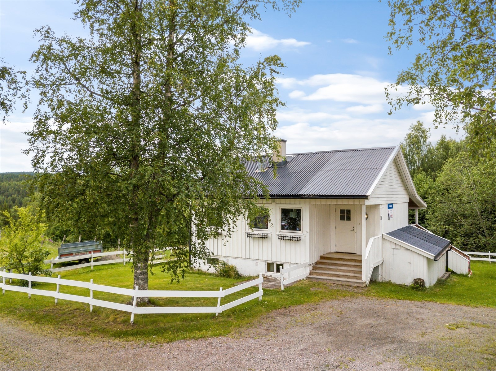 Velkommen til Skjølaasvegen 276! En innbydende eiendom i Skjeskroken. Galleribilde