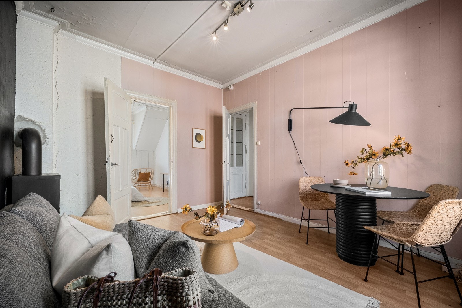 Fra stuen er det tilkomst til leilighetens soverom. Galleribilde