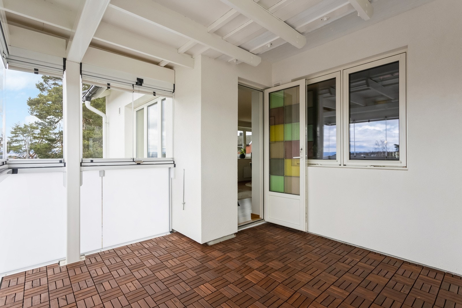 Stor balkong med god plass til utemøbler, grill mm. Galleribilde