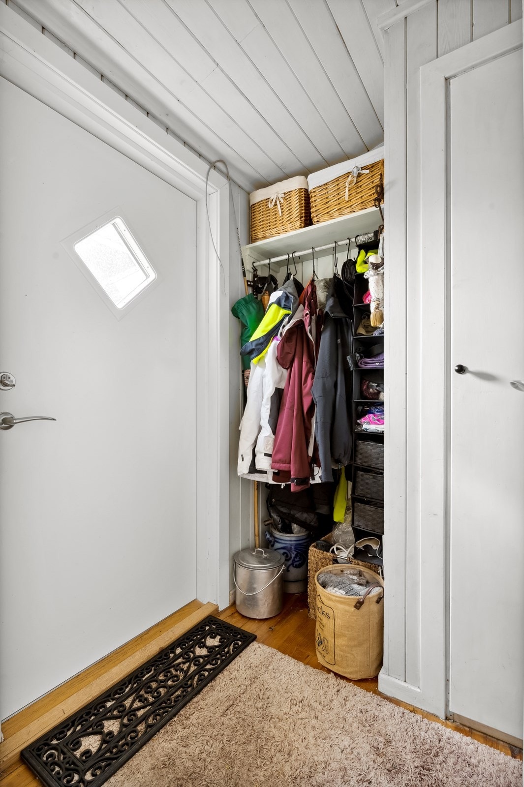 Gang inn til annekset. Galleribilde