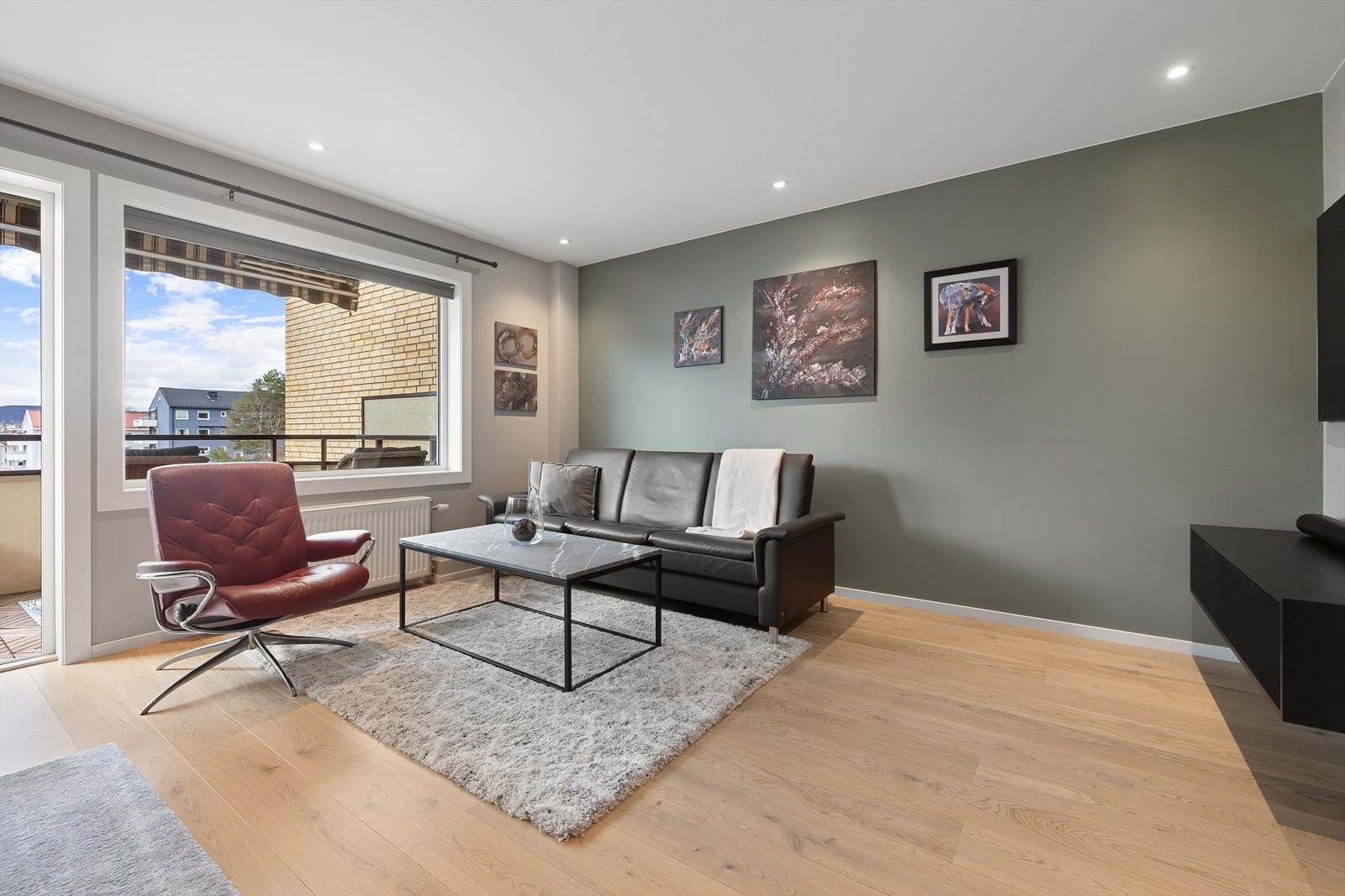 En stilren 3-roms hvor du kan flytte rett inn! Galleribilde