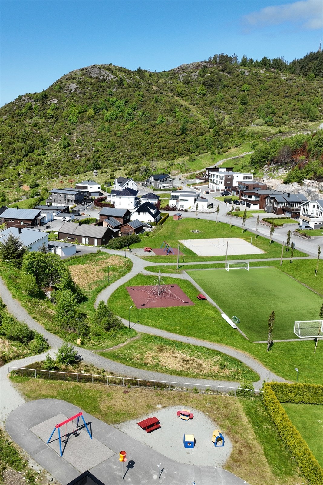 Flott opparbeidede friområder og lekeplasser Galleribilde