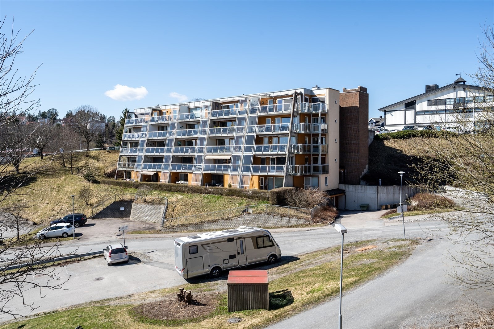 Husebyveien 10K ligger på Skedsmokorset, et sentralt og meget attraktivt boligområde. Galleribilde
