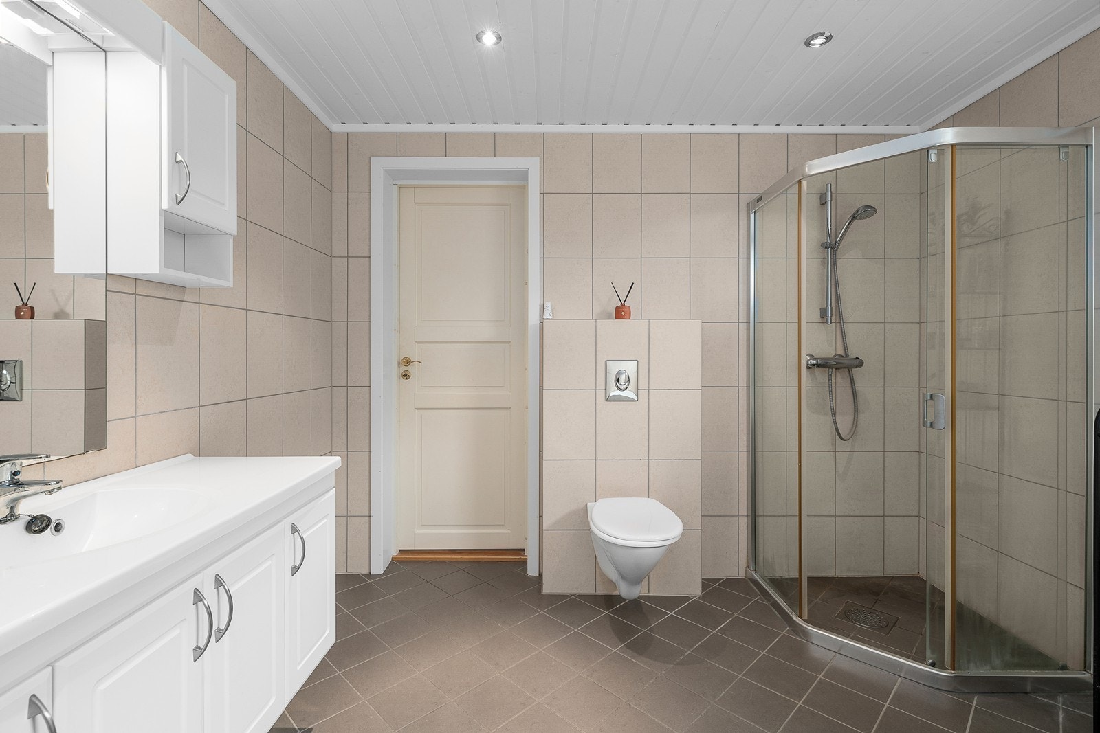 Bad i underetasjen Galleribilde