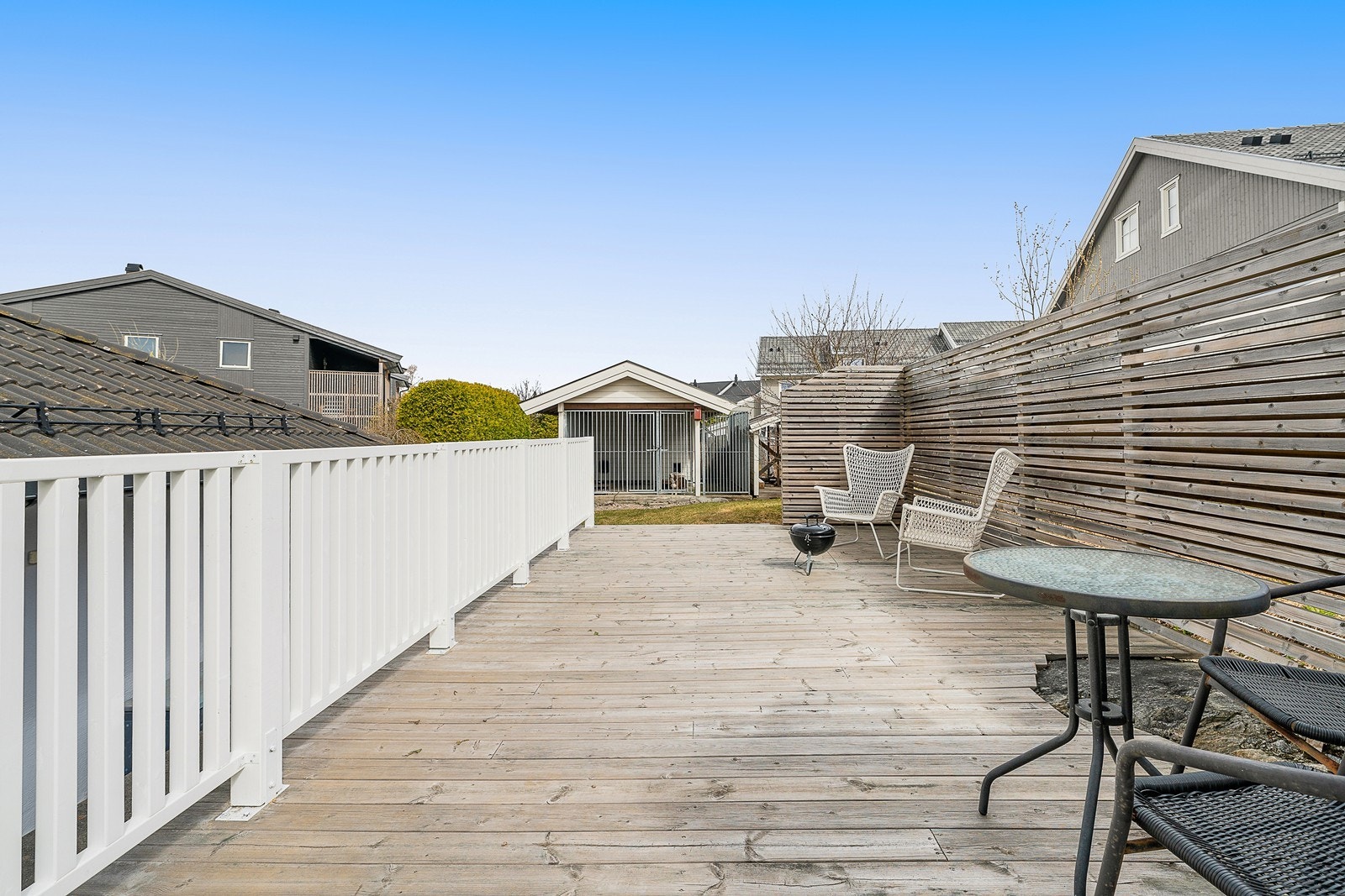 Terrasse på baksiden av huset Galleribilde