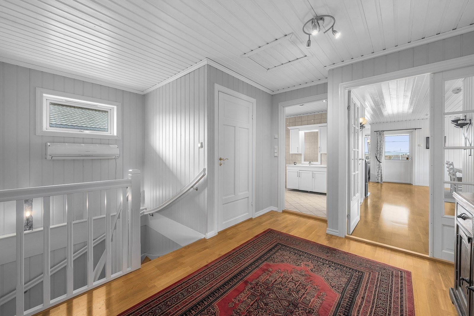 Gang i 1. etasje Galleribilde