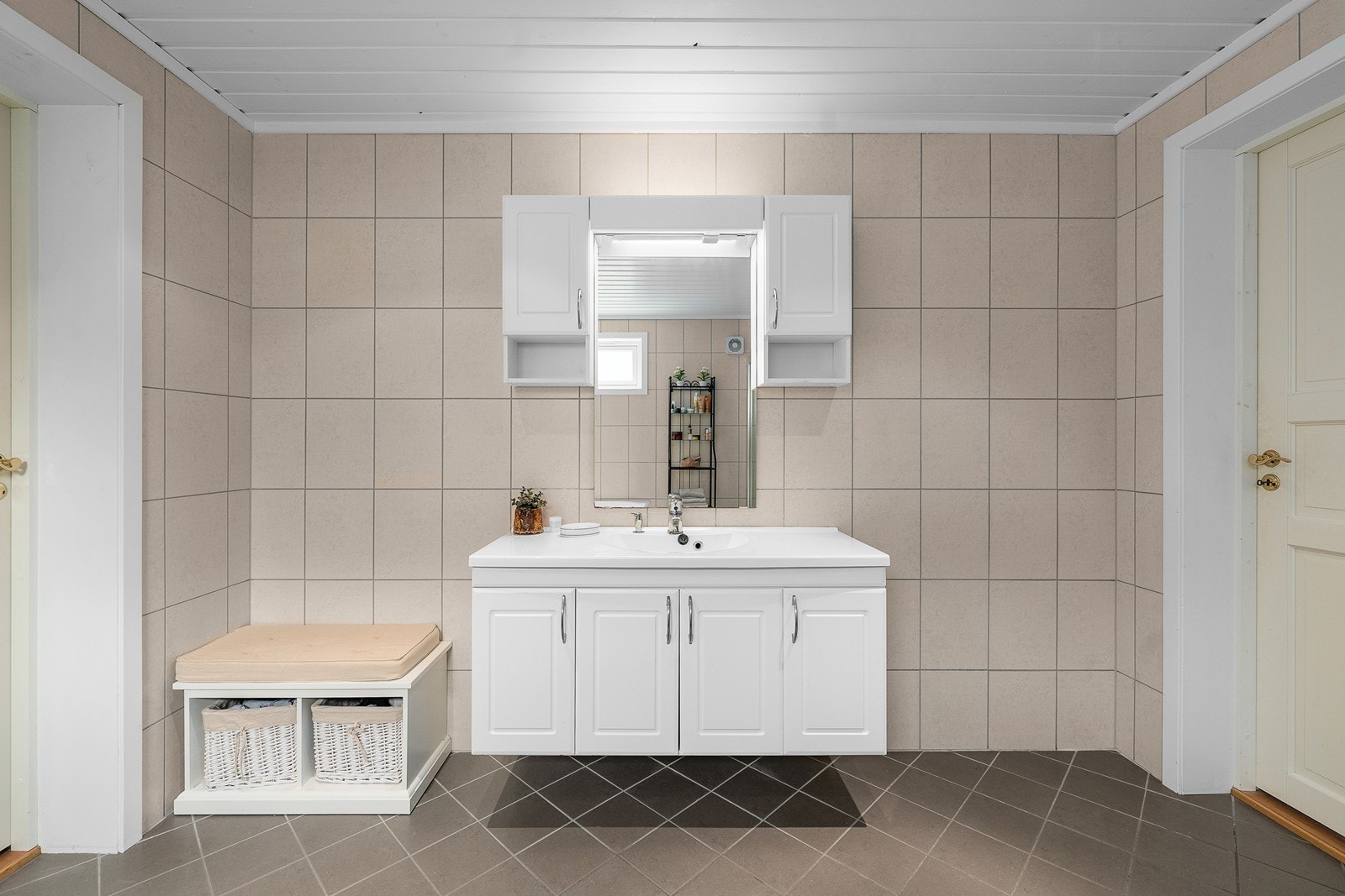 Bad i underetasjen Galleribilde