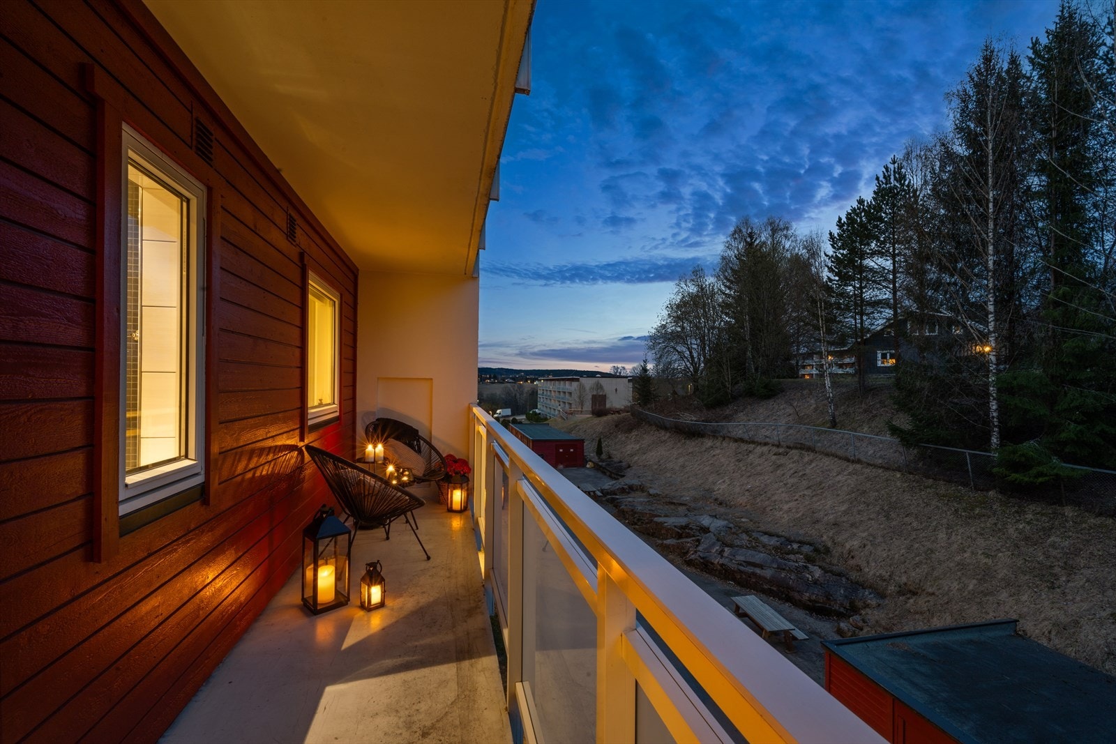 Balkong med utgang fra kjøkkenet. Galleribilde