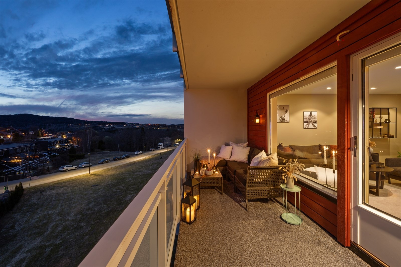 Balkong med utgang fra stuen. Galleribilde