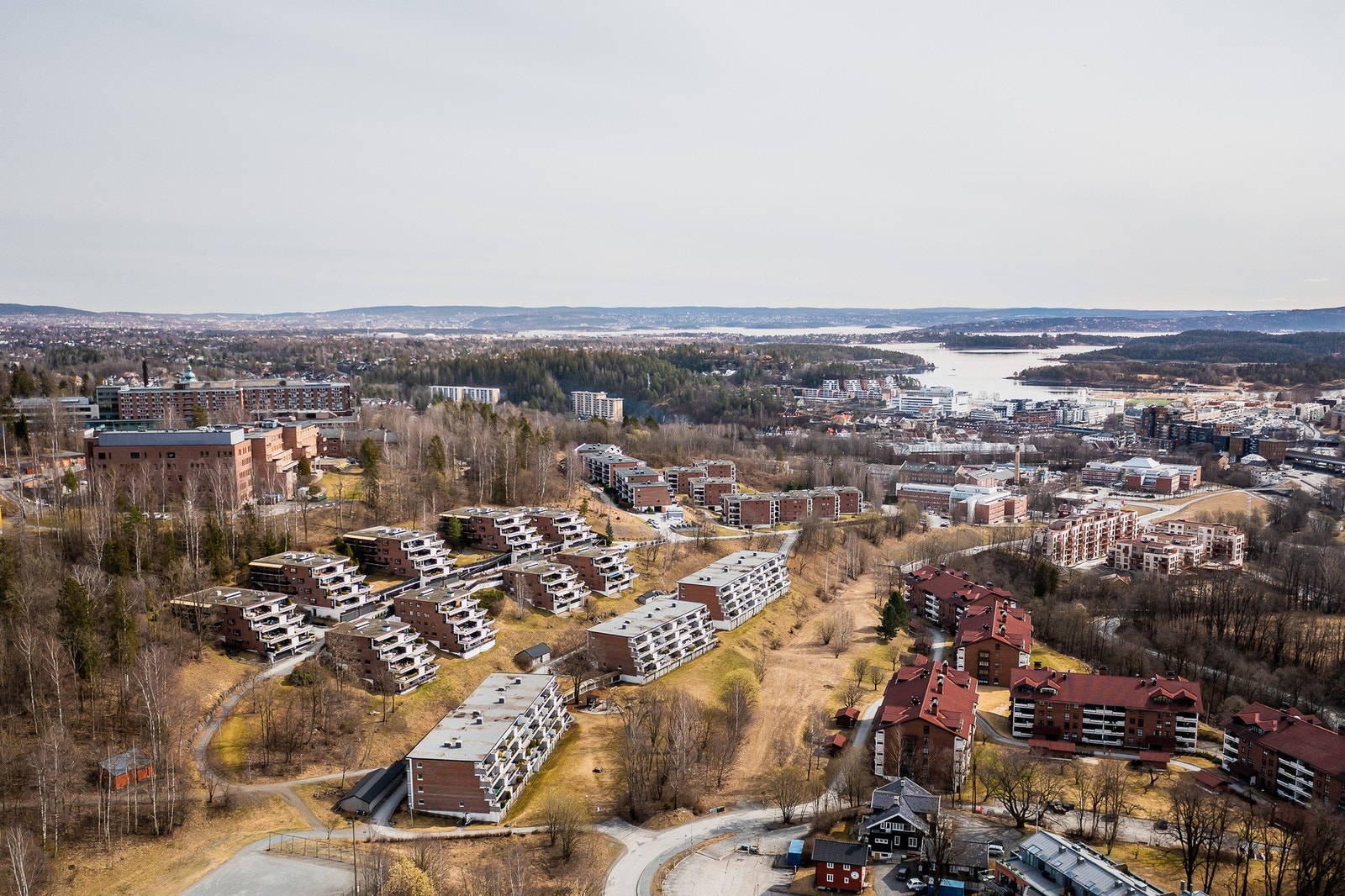 Attraktiv beliggenhet med kort vei til vakre tur- og rekreasjonsområder. Galleribilde