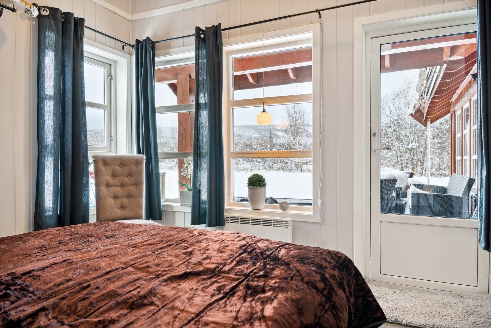 Hovedsoverom med utgang til terrassen Galleribilde