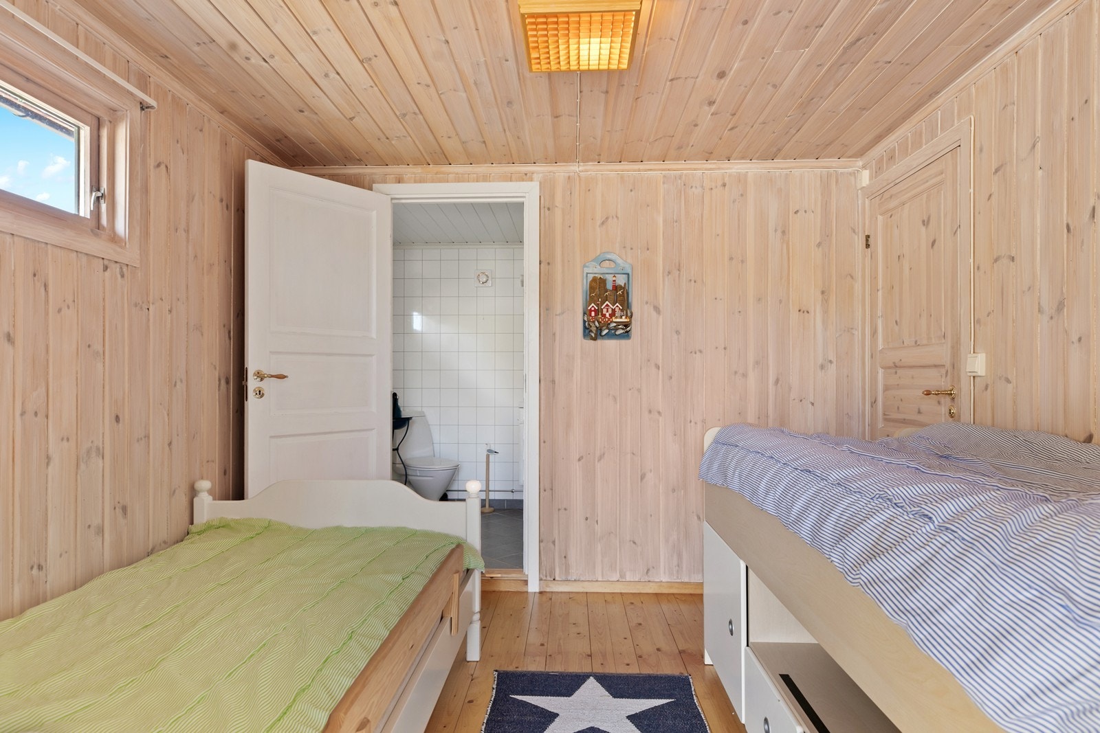 Dette soverommet har adkomst til bad Galleribilde