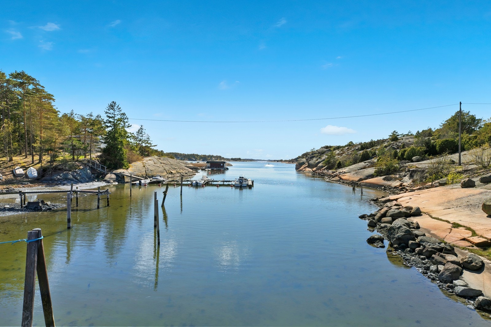 Nærområdet byr på flere flotte holmer og skjær Galleribilde