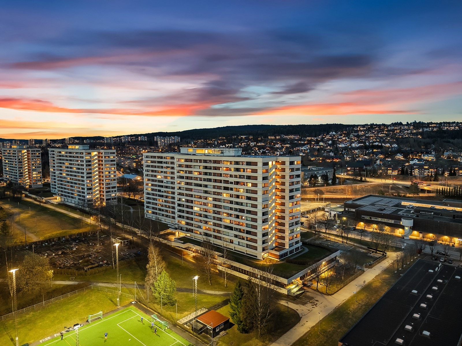 På Tveita bor du med nærhet til sentrum, marka, offentlig kommunikasjon, daglige servicetilbud og idrettspark. Galleribilde