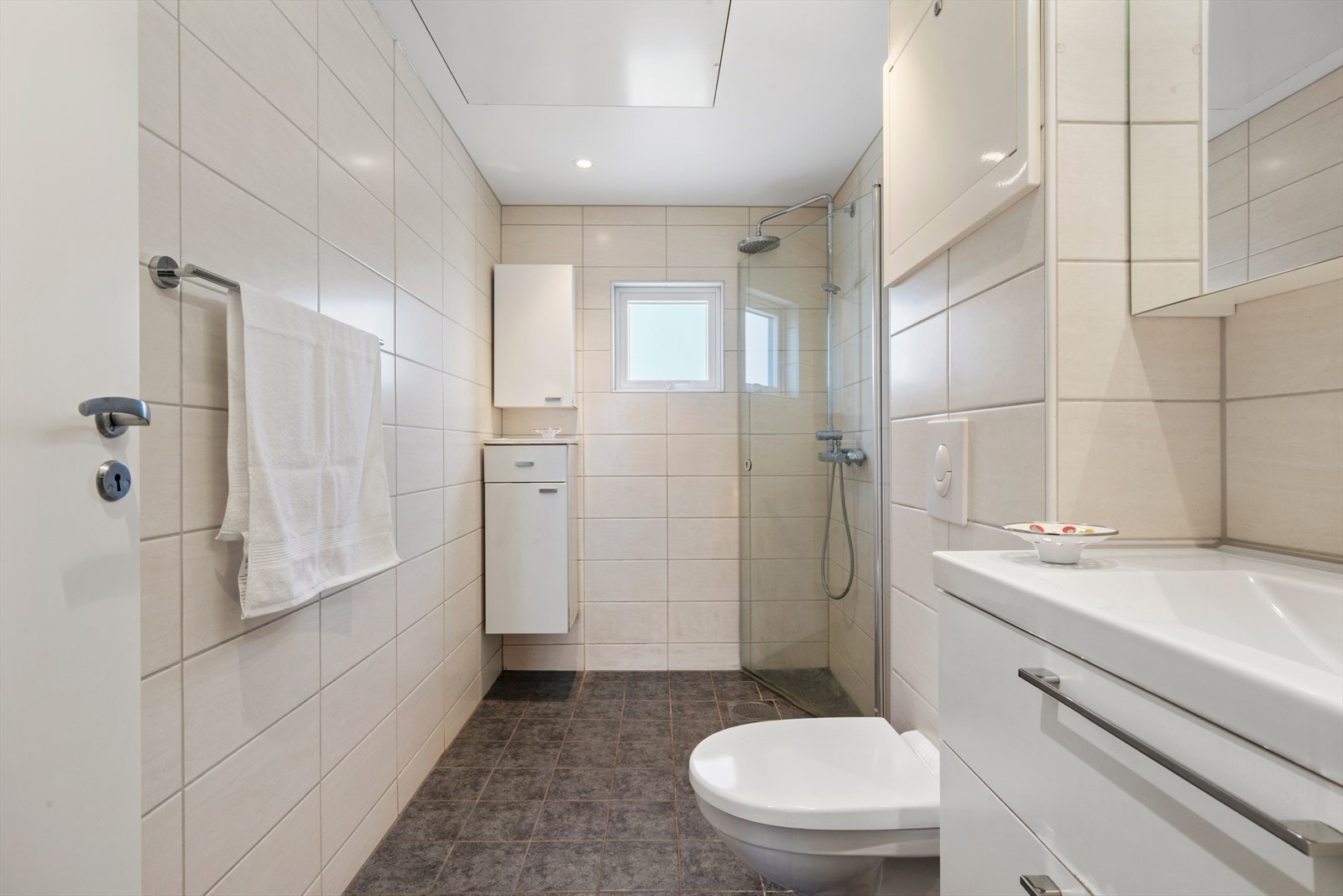 - Badet ble pusset opp i 2020 i regi av borettslaget, og holder med det en god standard - Galleribilde