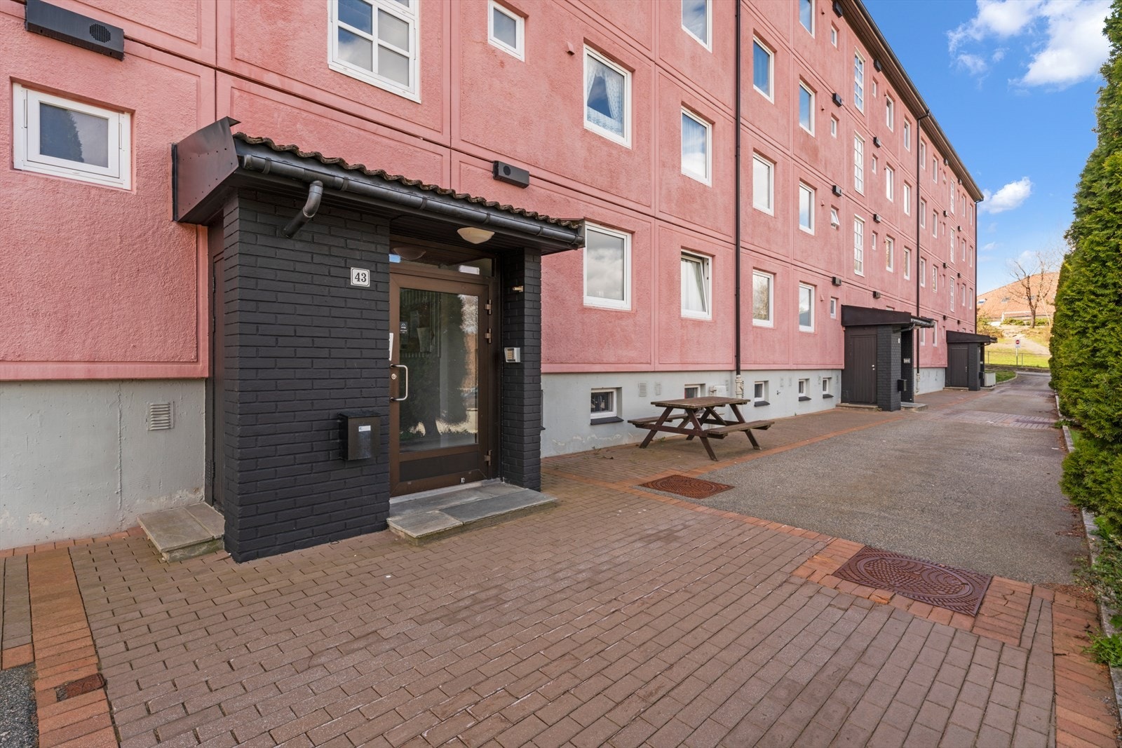- Hyggelig og trivelig borettslag med flotte grøntområder - Galleribilde