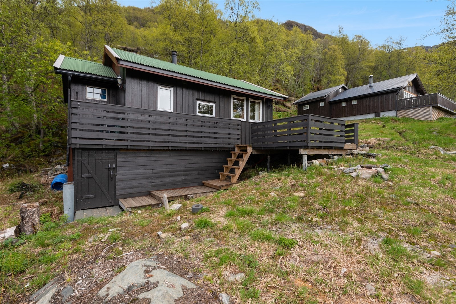 Krypkjeller under hytta. Galleribilde