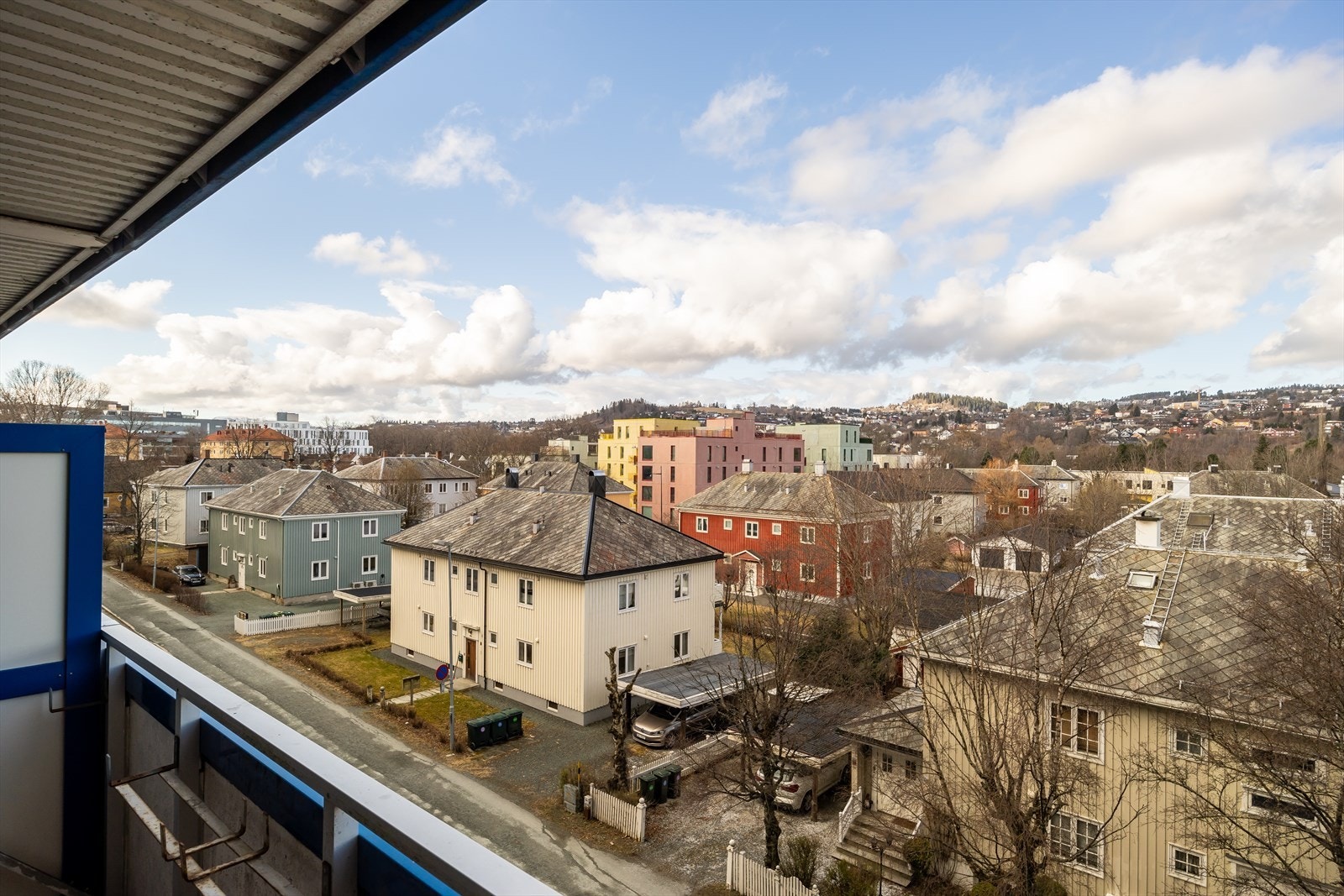 Leiligheten har nydelig utsikt helt til Byåsen. Galleribilde