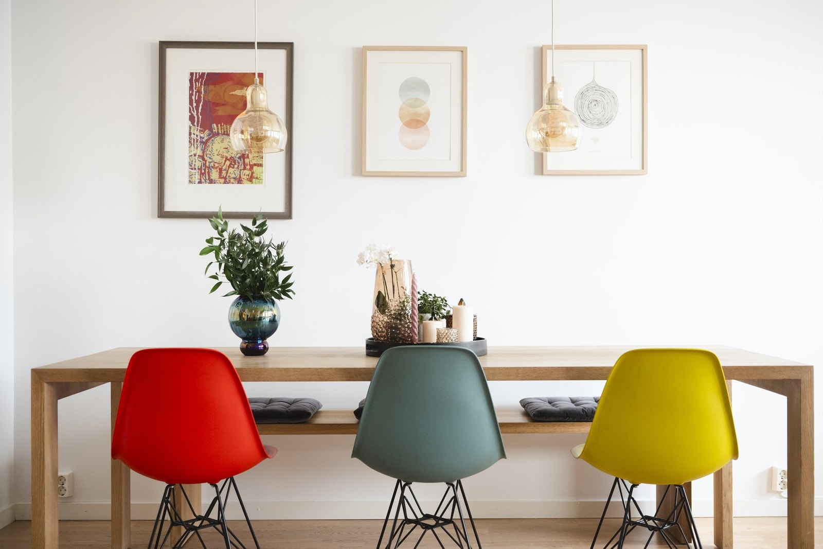 God plass til stort spisebord. Galleribilde