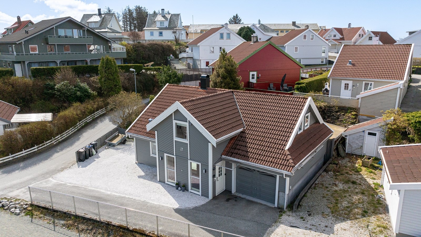Eneboligen ble malt i 2021 Galleribilde