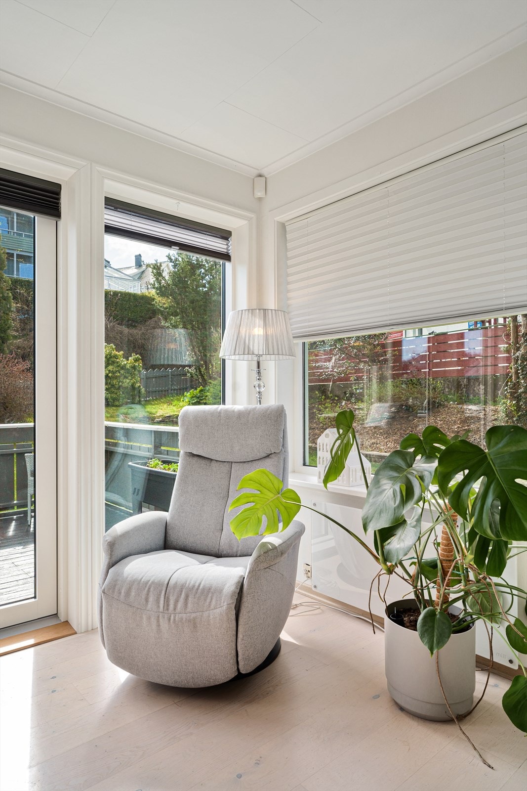 Store vindusflater gir mye naturlig lys Galleribilde