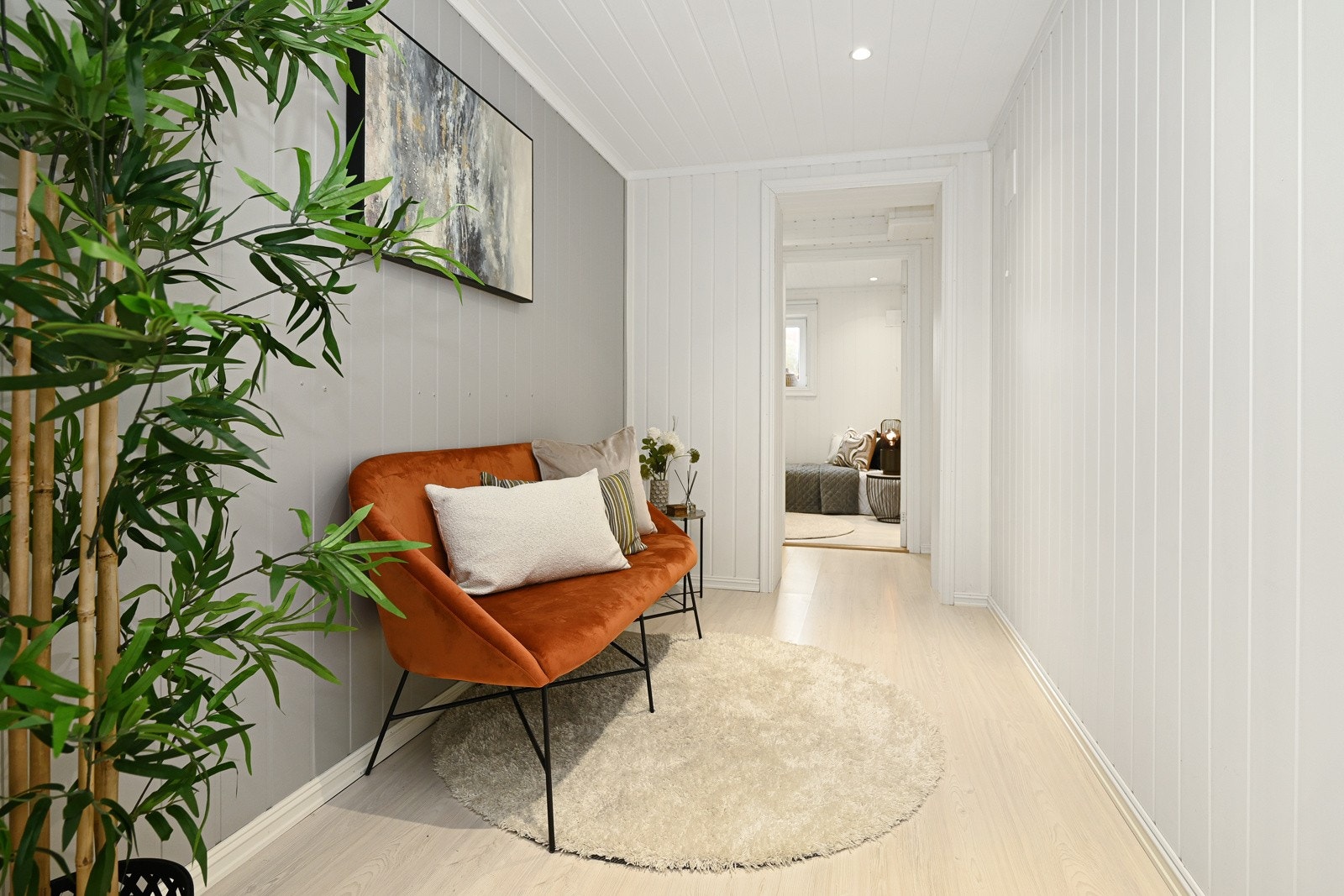 Mellomgang i underetasjen. Galleribilde