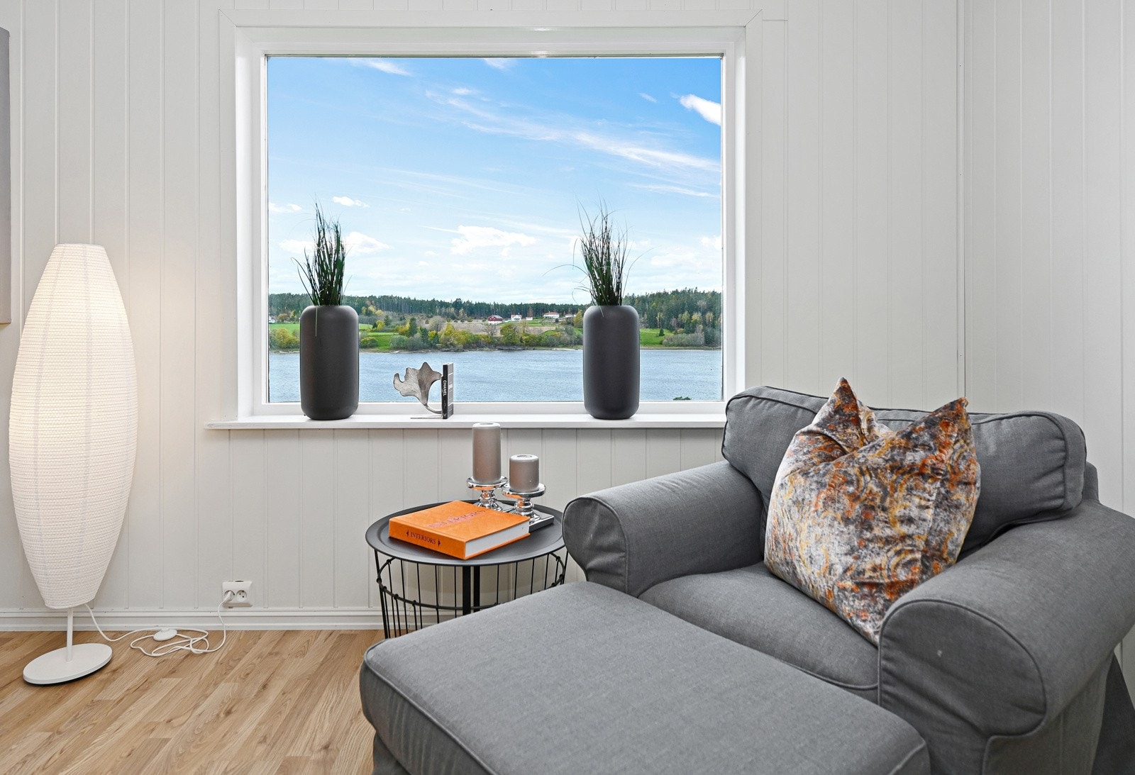 Det er flott utsikt til Glomma og landskapet på motsatt side av elven også herfra. Galleribilde