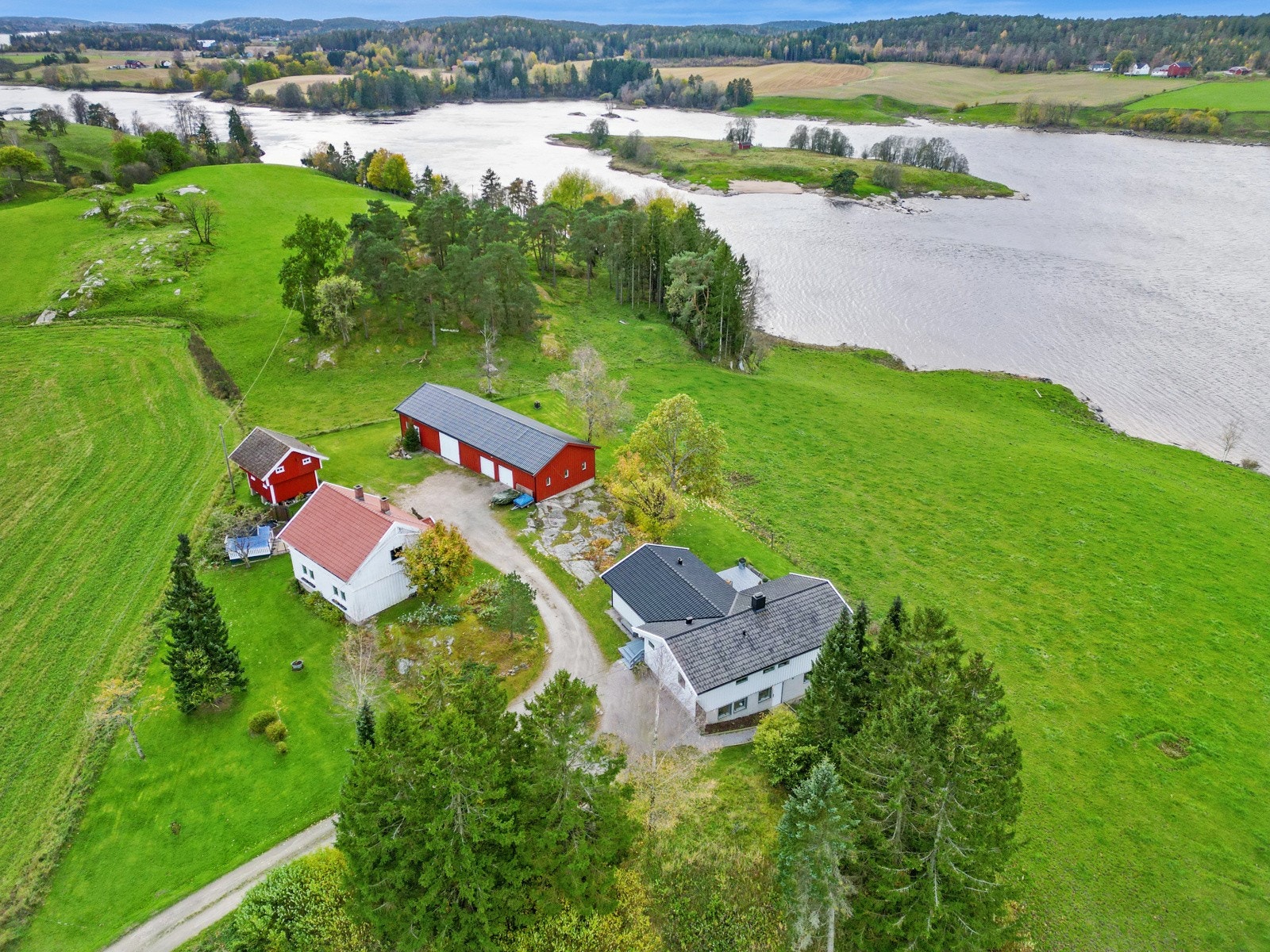 Velkommen til Vestgårdveien 9 og 10 i Varteig! Galleribilde