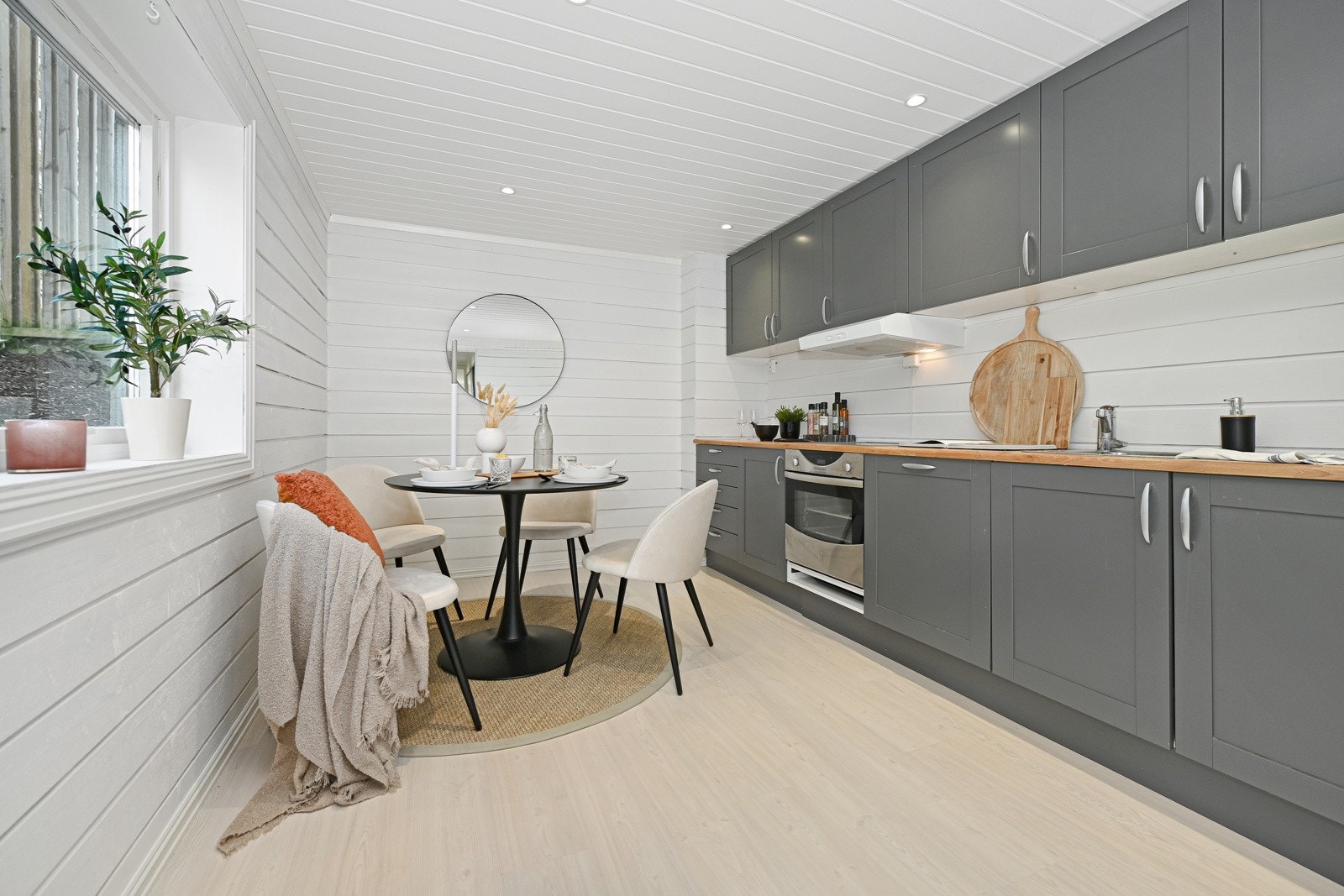 Kjøkkenet i underetasjen. Galleribilde