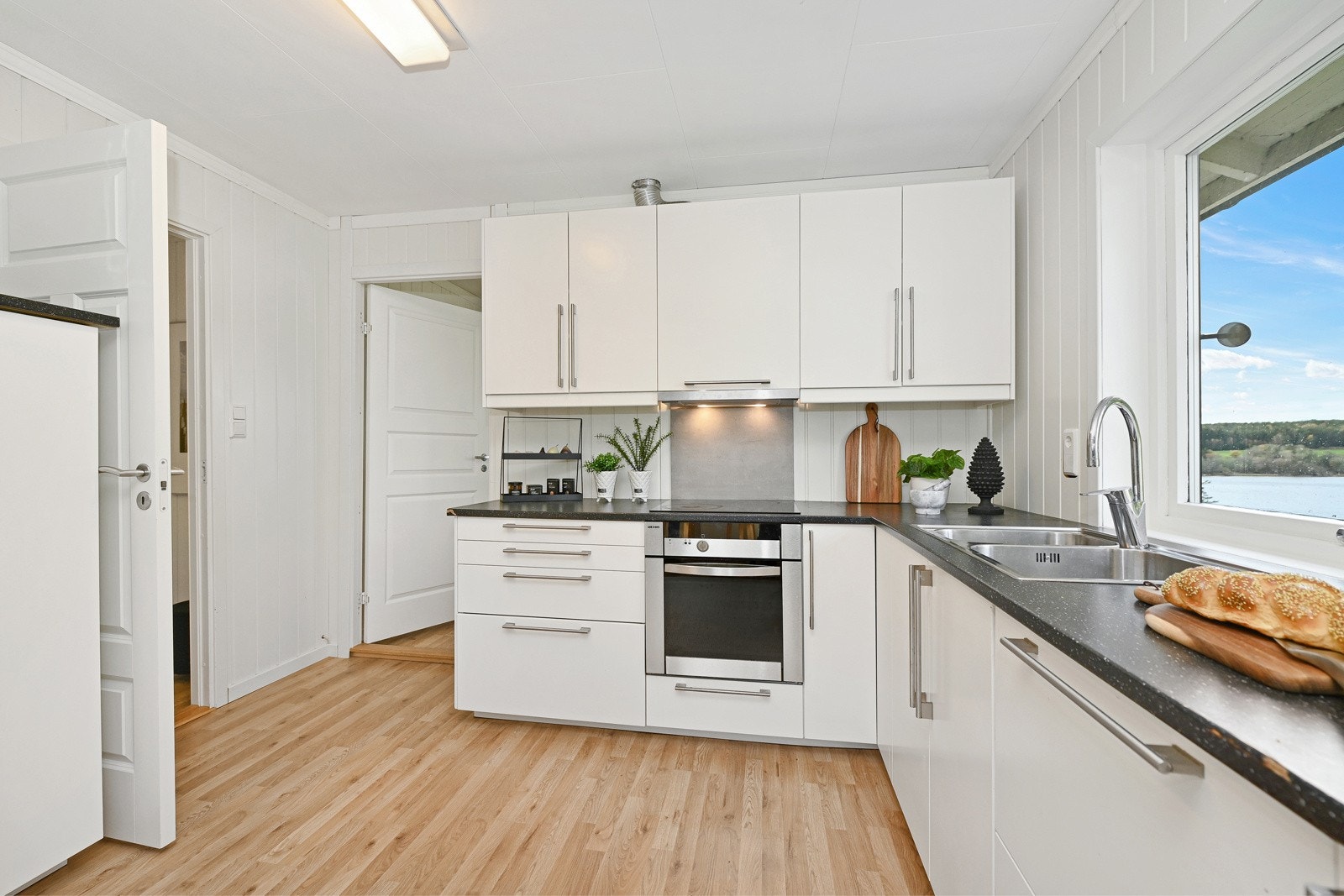 Kjøkkenet i 1. etasje. Galleribilde