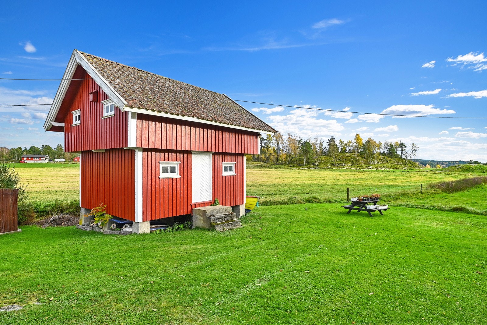 Stabbur med lagerplass i 2 etasjer. Galleribilde