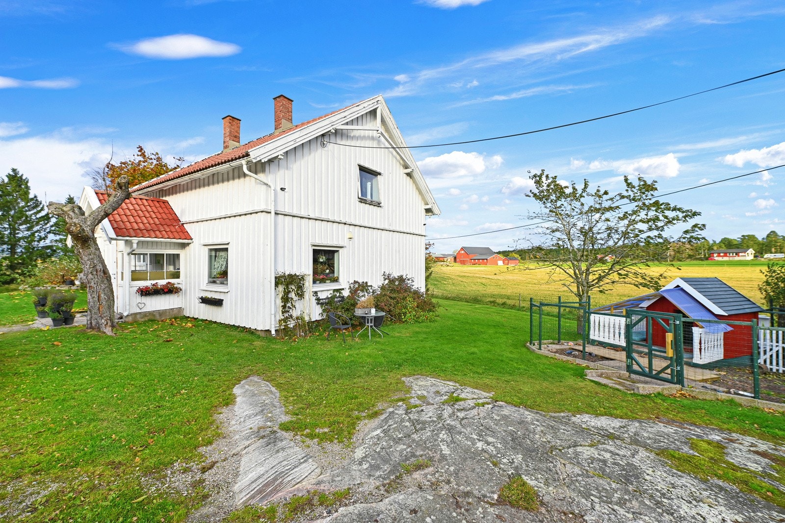 De to husene har uteplasser som ligger skjermet for hverandre. Galleribilde