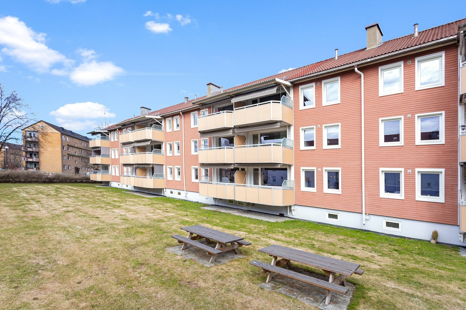 Fellesarealet er pent opparbeidet og perfekt til sommertider. Galleribilde