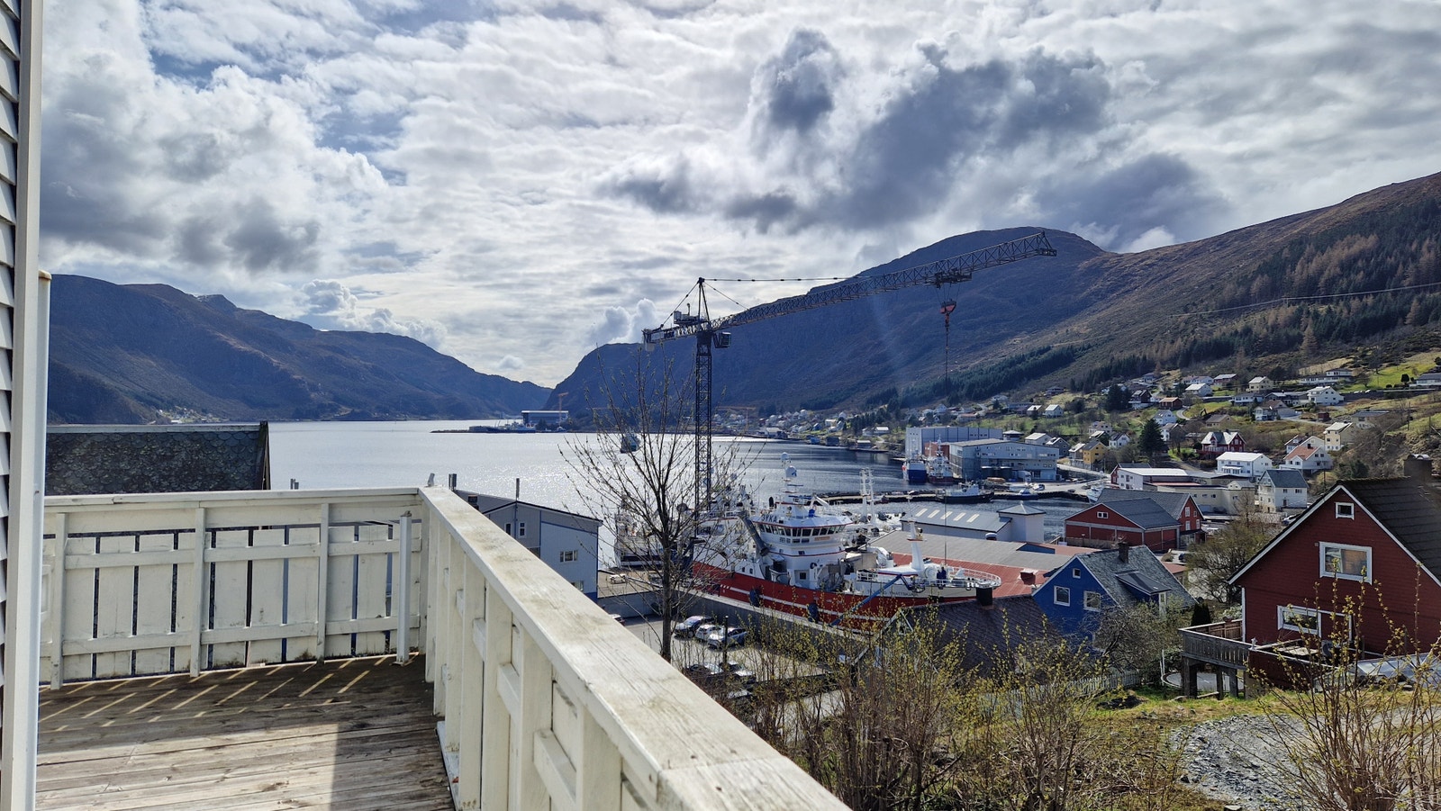 Fasade/uteområde/utsikt fra eiendommen Galleribilde